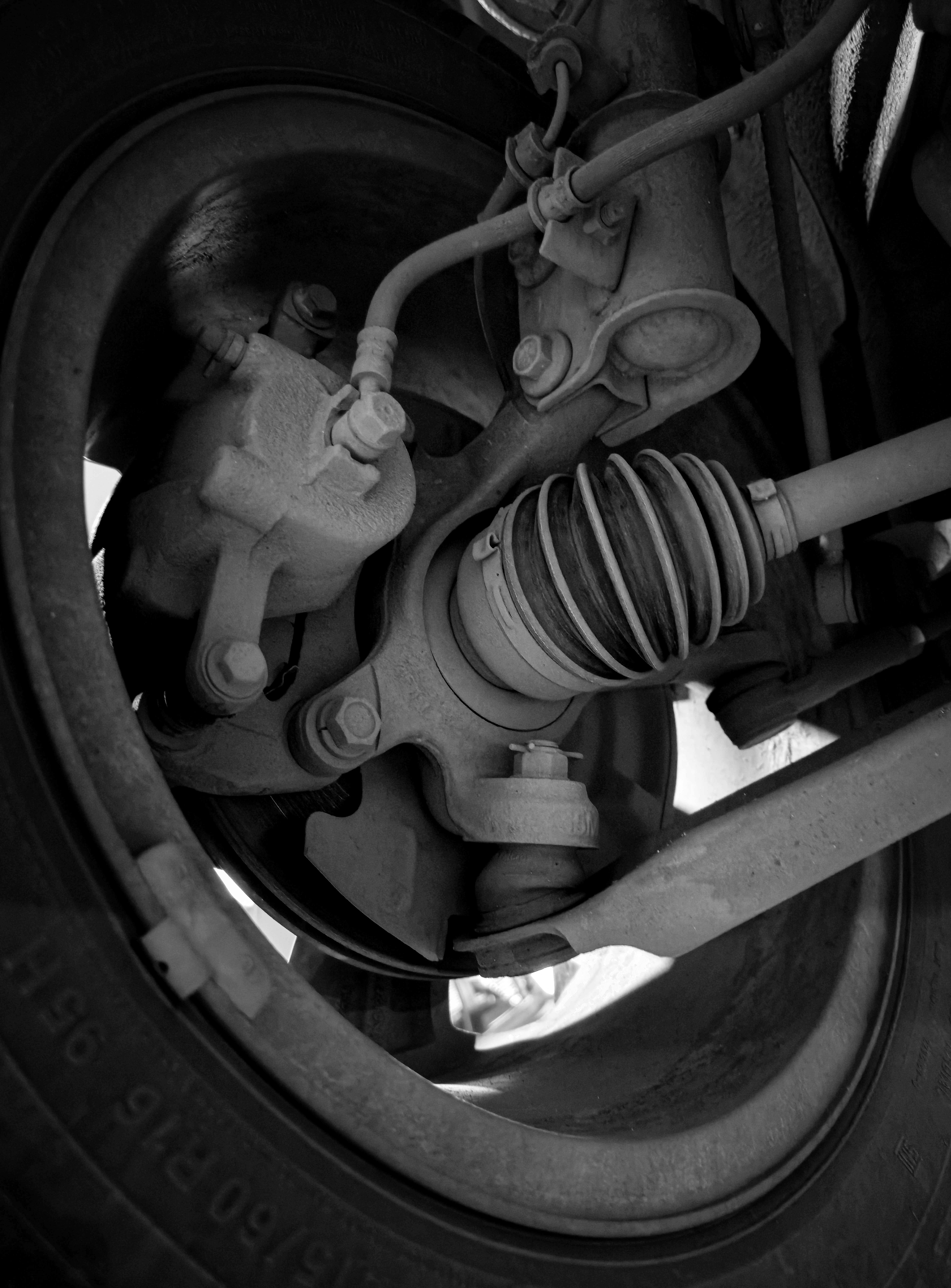Vehicle suspension and wheel assembly